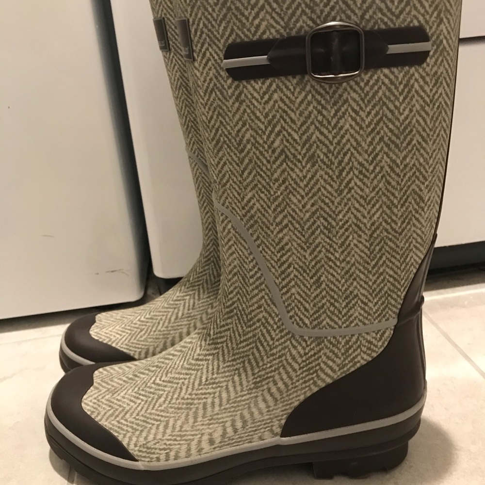 Arctic Shield rain boots